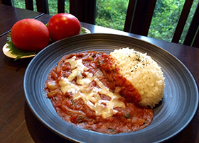 大分大葉と赤採りトマトのカレー